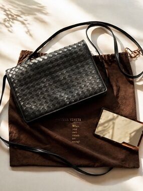 Bottega Veneta Intrecciato Leather Crossbody Clutch Black Vintage EUC
